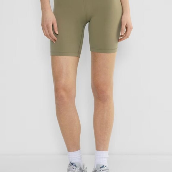 NWT Aritzia GOLDEN BUTTER Cheeky Hi-Rise Red 7" Shorts 2 - Picture 5 of 9